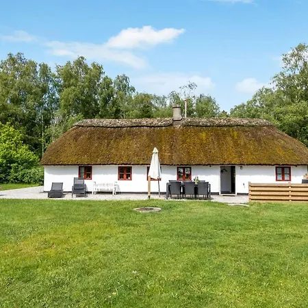 Aatos - 2km From The Sea By Interhome *