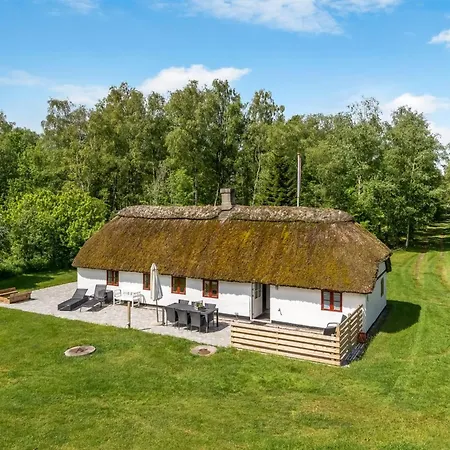 Aatos - 2km From The Sea By Interhome *
